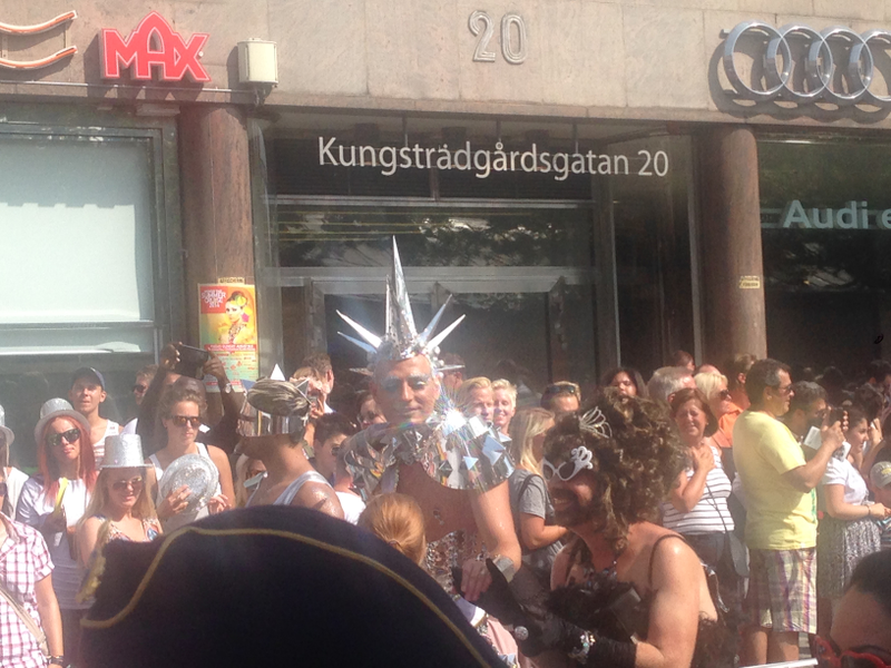 Illustration for article titled My photos from the biggest pride parade in Sweden!